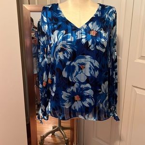 Isaac Mizrahi large sz floral blouse